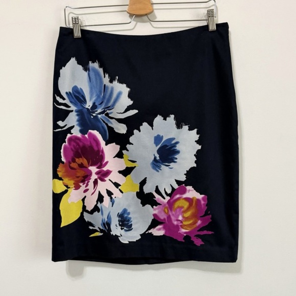 The Limited Skirt 10 Navy Blue Floral Pencil Party Side Zip Cocktail Office NEW